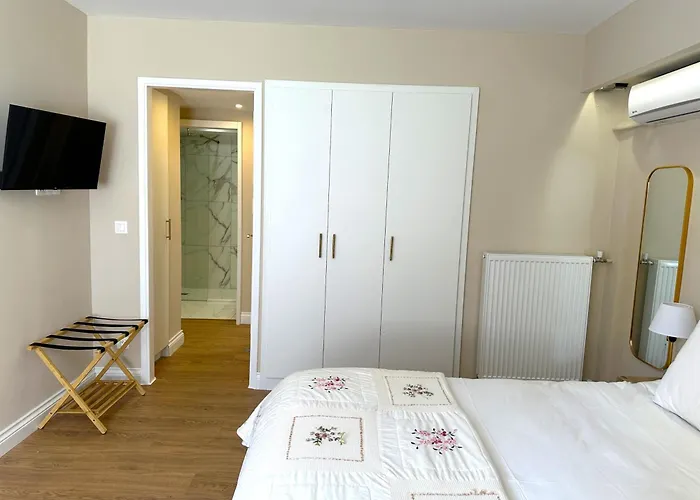 Queens Avenue Apartment