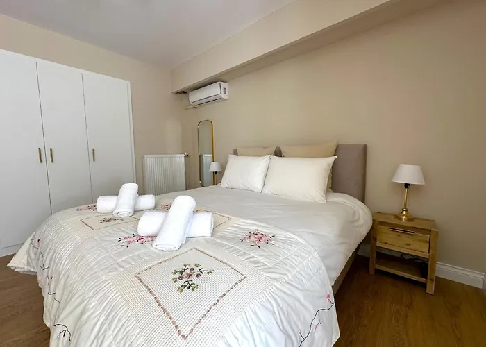 Queens Avenue Apartment