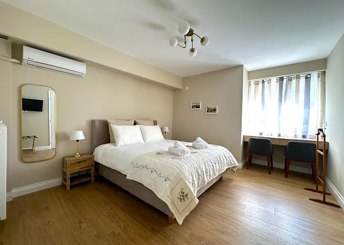 Queens Avenue Apartment
