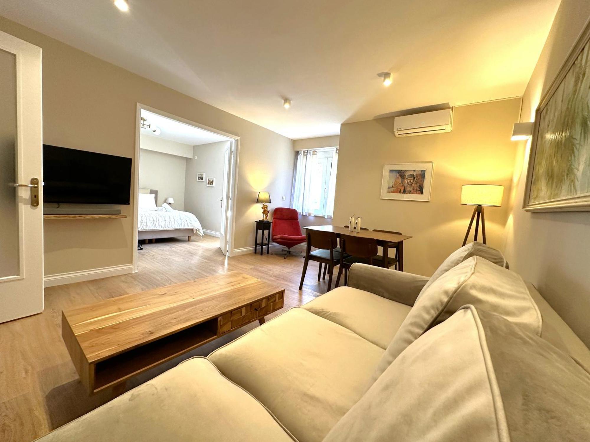 Apartment Queens Avenue *